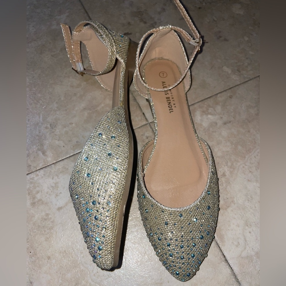 Alexis Bendel Gold Flats Size 7 NWOT